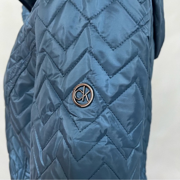 Calvin Klein Peacock Color Quilted Chevron Jacket - Size Small - Duplicate - Picture 8 of 15